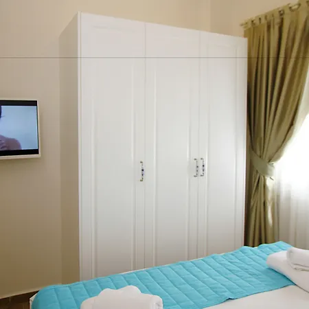 Otel Kale Tas Çeşme